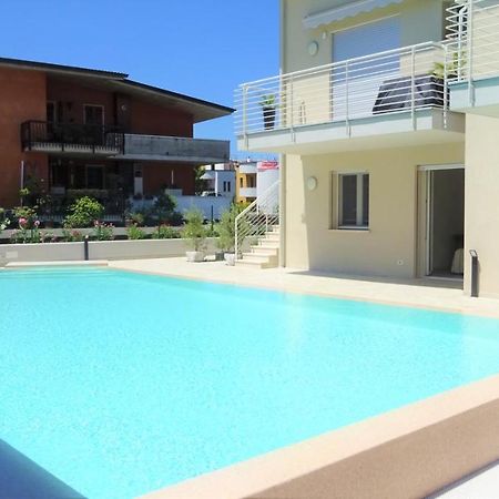 Holiday House Al Porto View Lake ペスキエーラ・デル・ガルダ エクステリア 写真
