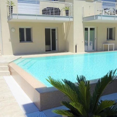 Holiday House Al Porto View Lake ペスキエーラ・デル・ガルダ エクステリア 写真