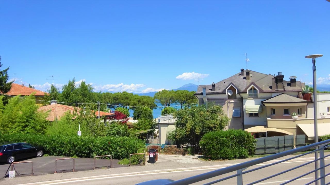 Holiday House Al Porto View Lake ペスキエーラ・デル・ガルダ エクステリア 写真
