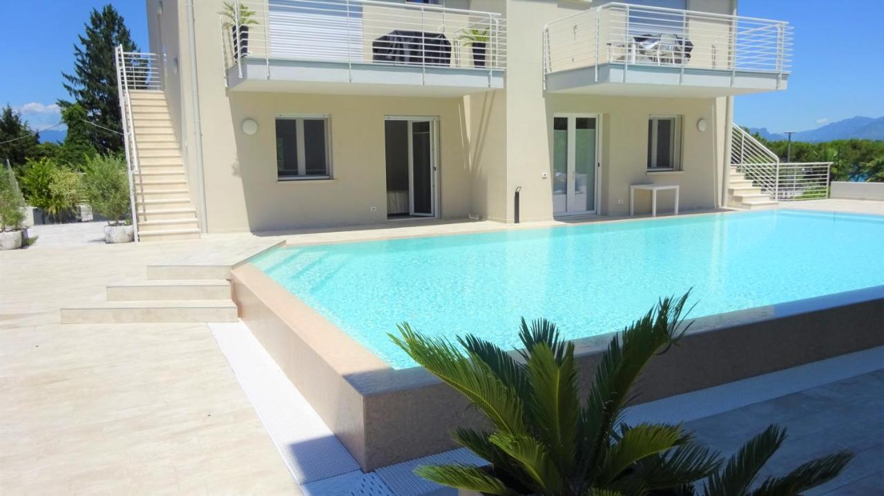 Holiday House Al Porto View Lake ペスキエーラ・デル・ガルダ エクステリア 写真