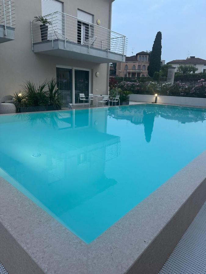 Holiday House Al Porto View Lake ペスキエーラ・デル・ガルダ エクステリア 写真