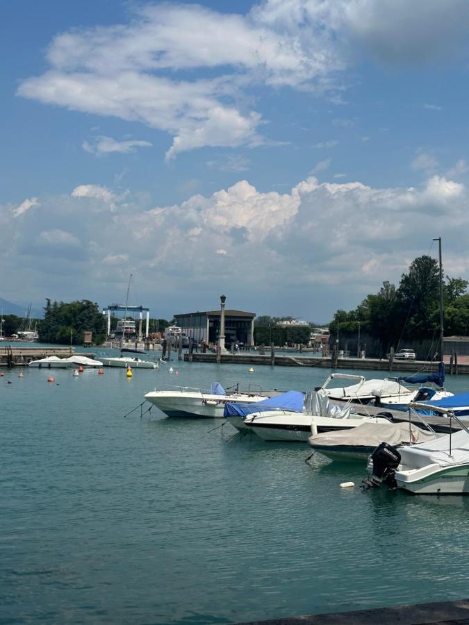 Holiday House Al Porto View Lake ペスキエーラ・デル・ガルダ エクステリア 写真