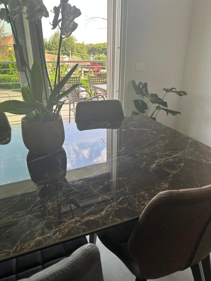 Holiday House Al Porto View Lake ペスキエーラ・デル・ガルダ エクステリア 写真