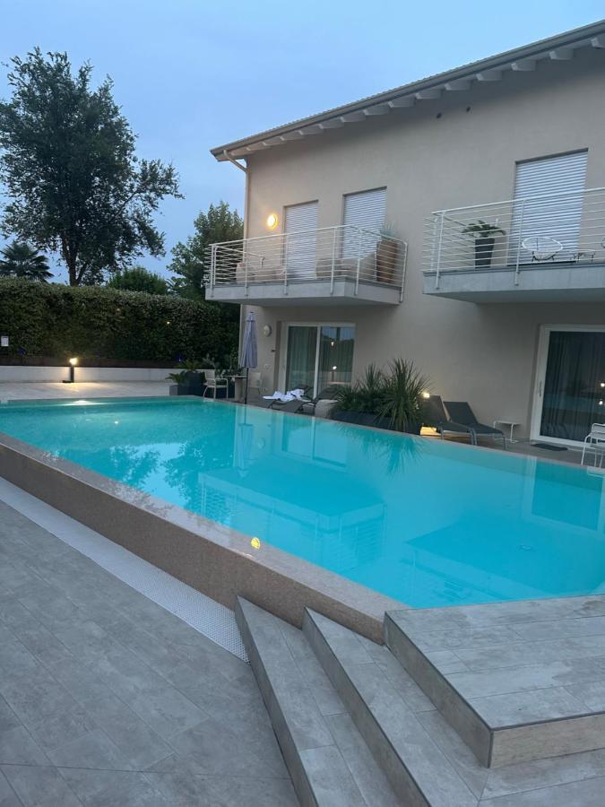 Holiday House Al Porto View Lake ペスキエーラ・デル・ガルダ エクステリア 写真